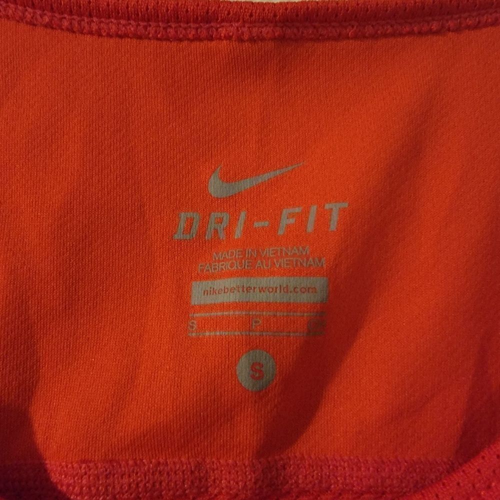 Nike DriFit Tank size small - Picture 3 of 4